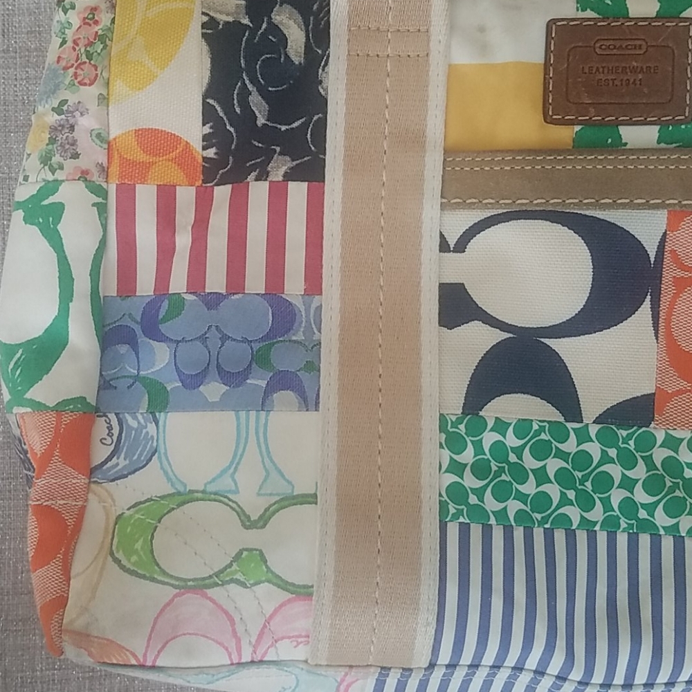 Coach Multi-color Hampton Signature Tote P… - Picture 3 of 10